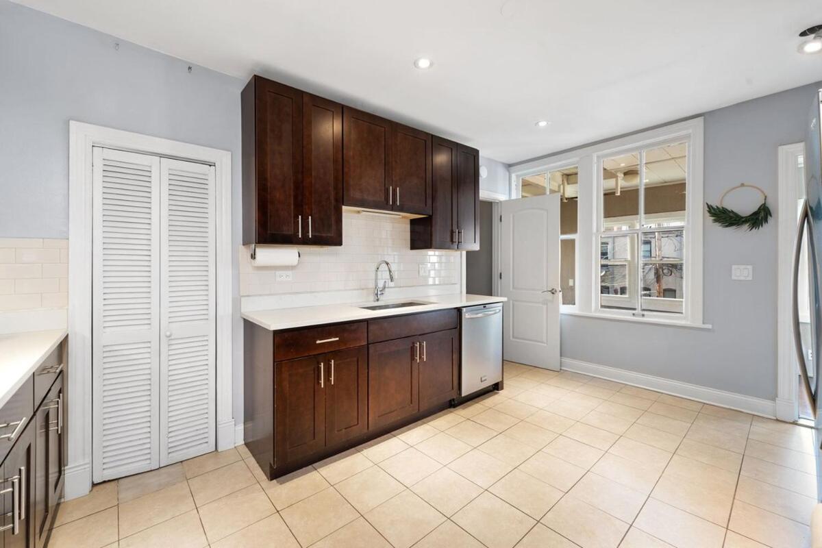 Stylish 2Br Urban Retreat In River West Chicago Extérieur photo